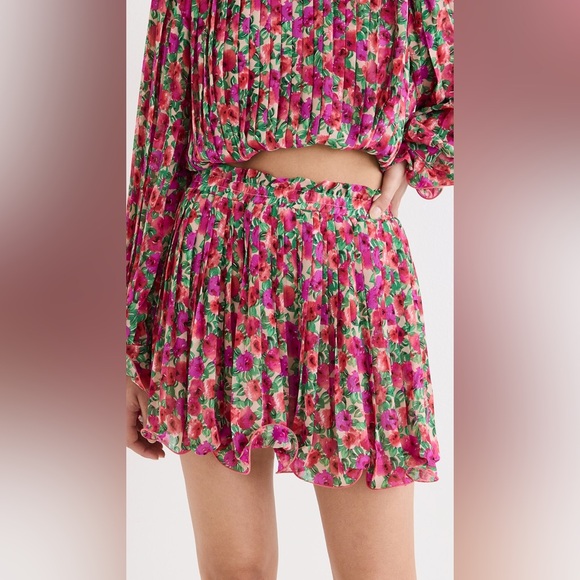 ENDLESS ROSE FLORAL PLEATED MINI SKIRT AND BUBBLE TOP SET SIZE MEDIUM - Picture 10 of 16